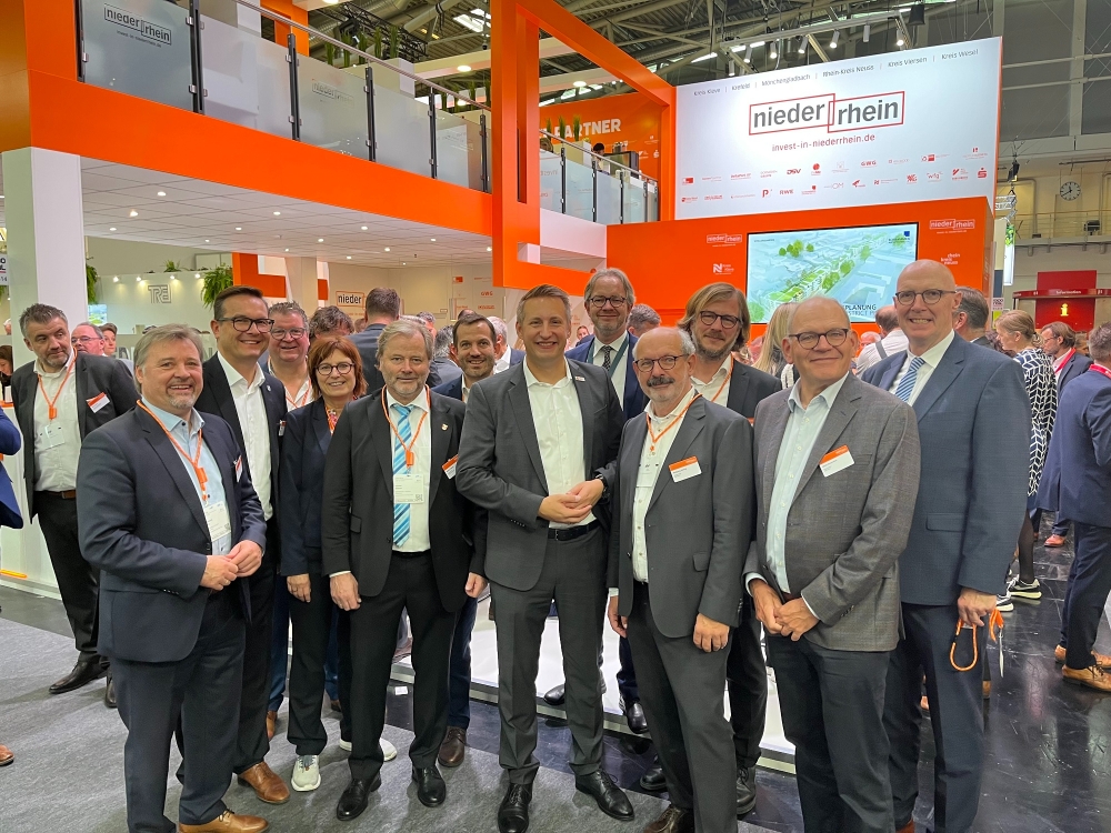 Prominenter Besuch am Messestand der Expo Real > Expo Real 2024  | Wirtschaftsförderung Kreis Kleve